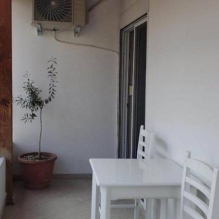 Michalis, 2-Bedroom Apartment In Saranda Bagian luar foto