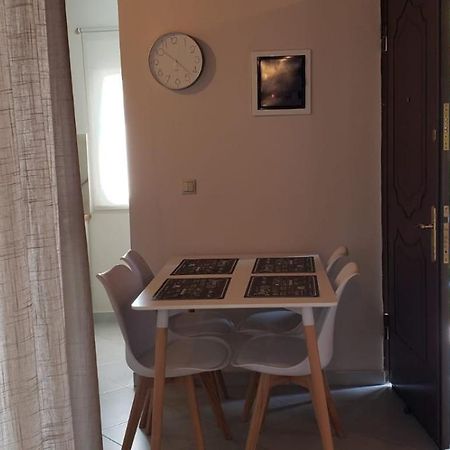 Michalis, 2-Bedroom Apartment In Saranda Bagian luar foto